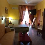 Palazzo Aprile 3* كالتاجيروني