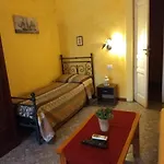 بيت ضيافة Palazzo Aprile كالتاجيروني