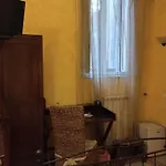 بيت ضيافة Palazzo Aprile كالتاجيروني