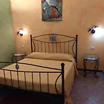 بيت ضيافة Palazzo Aprile كالتاجيروني