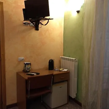 Palazzo Aprile 게스트하우스 2*