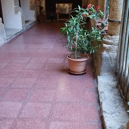 بيت ضيافة Palazzo Aprile
