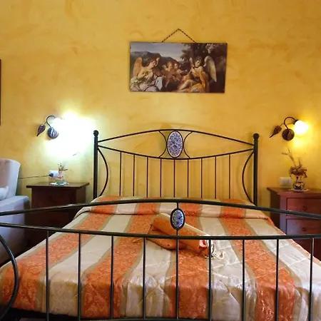بيت ضيافة Palazzo Aprile 3*