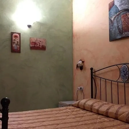 Palazzo Aprile كالتاجيروني