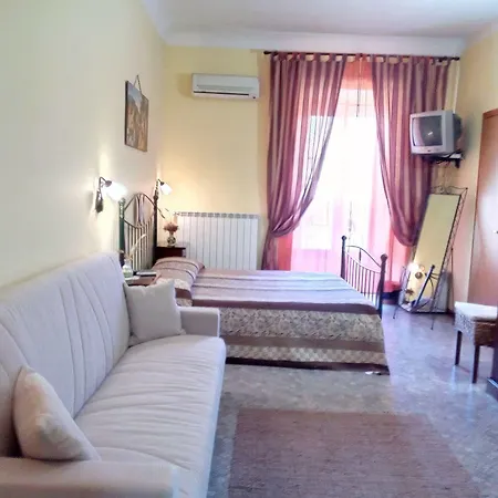 Palazzo Aprile 3* كالتاجيروني